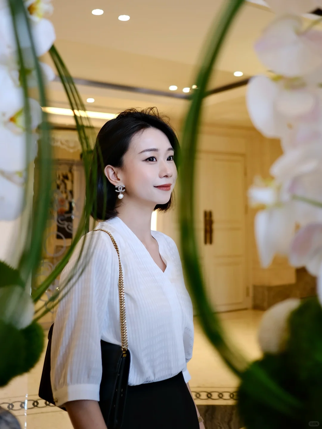 黑白之间,留一点温柔给通勤日常