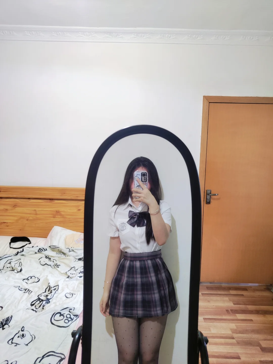 这套jk配黑丝袜还是白色过膝袜好看？