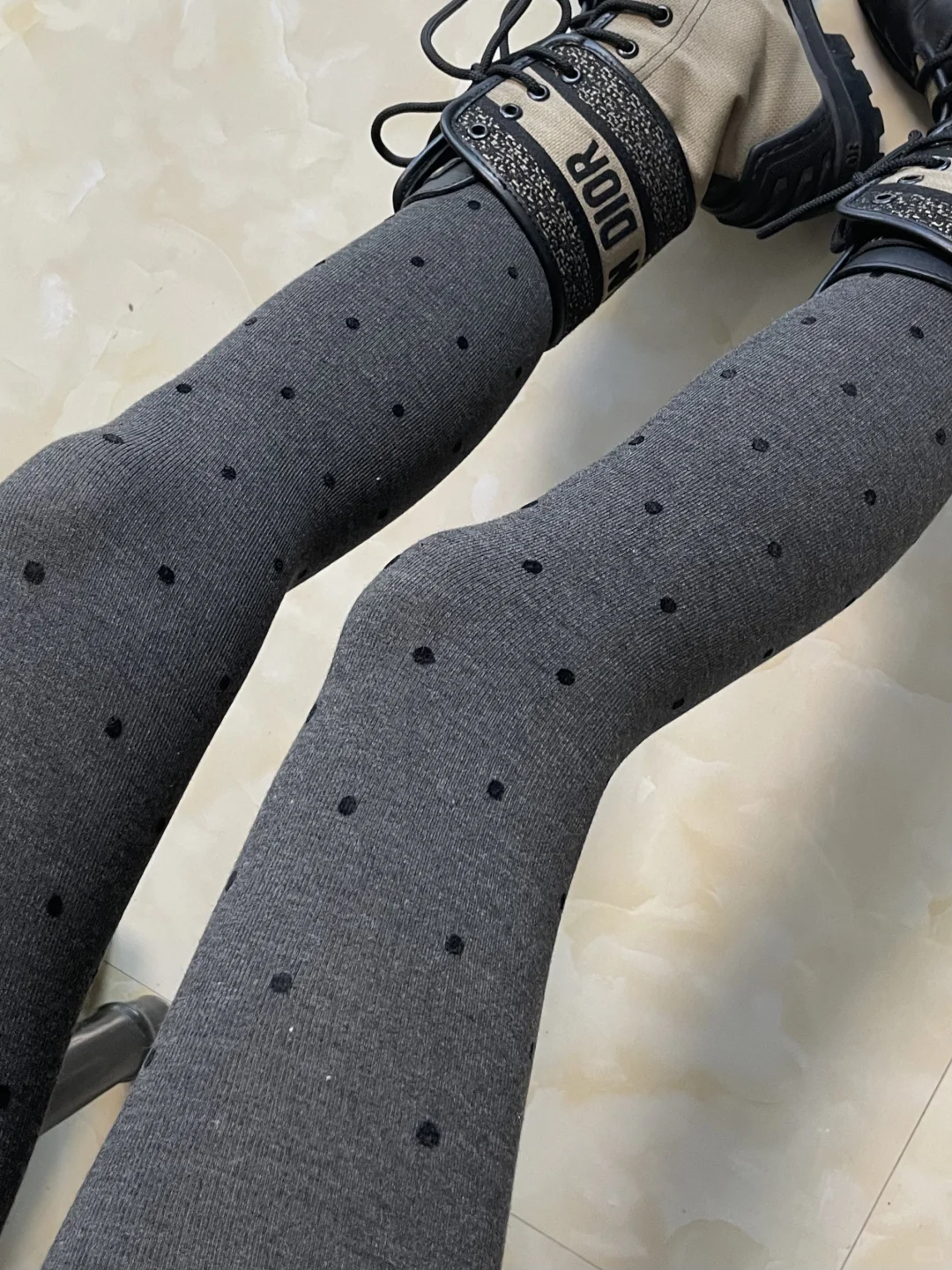 秋冬要乖乖穿脚袜裤哦😆😆😆