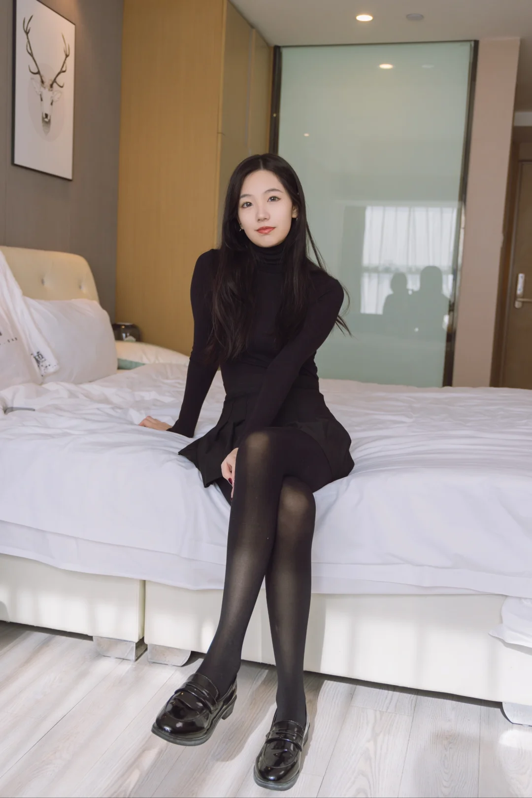 甜妹一身黑真的美爆了