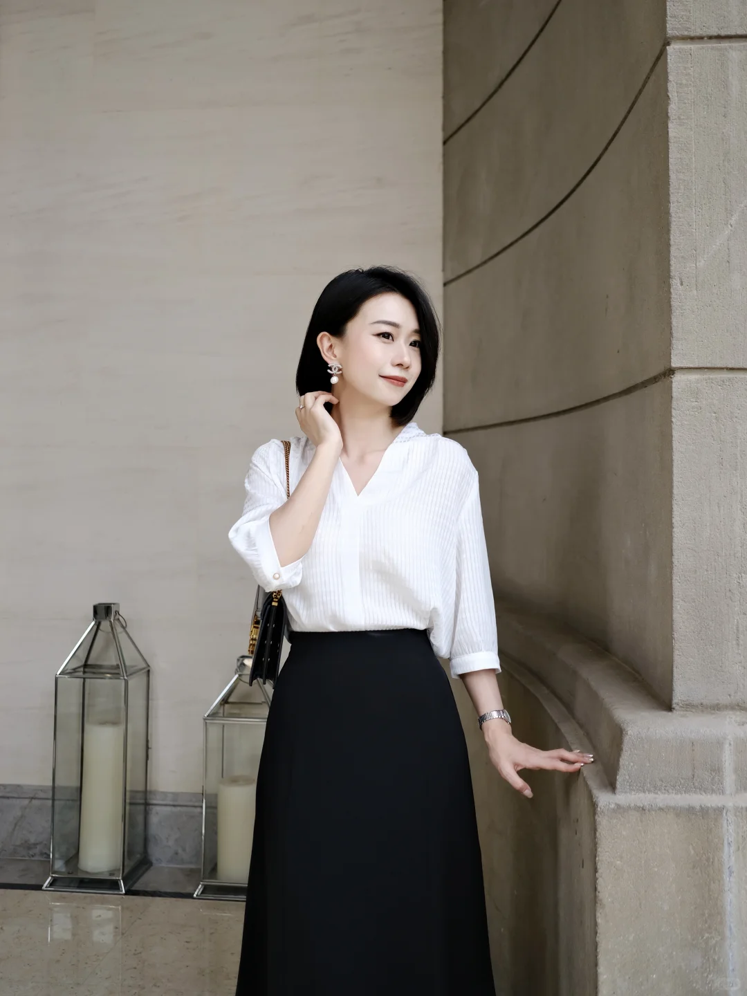 黑白之间,留一点温柔给通勤日常