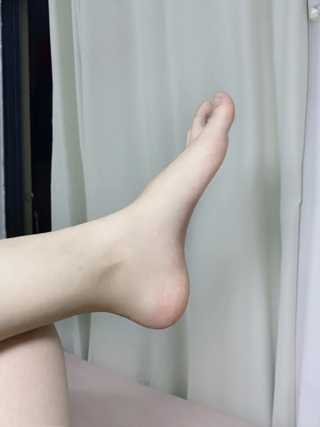 好可以看看你们脚的侧面吗？
