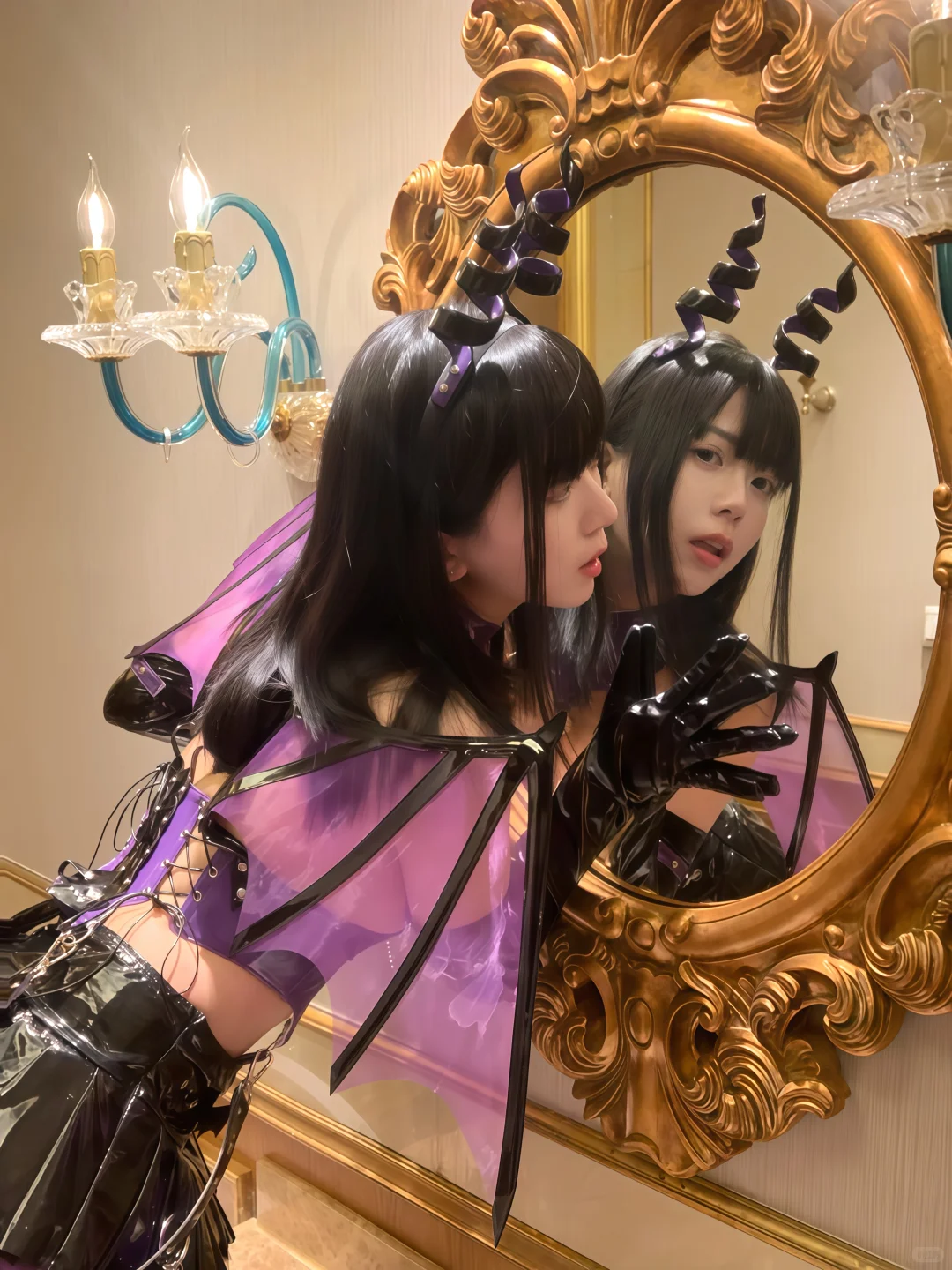 “女王陛下,您就是这个世界上最美丽的人…”