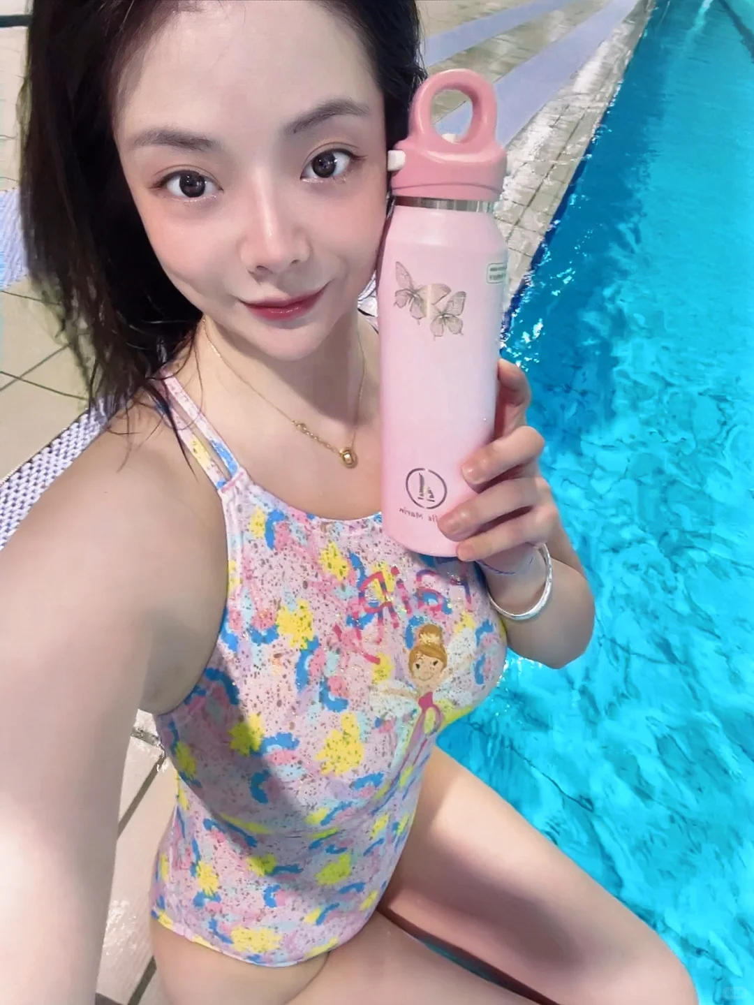 谁知道这是是啥泳衣啊？第一次见