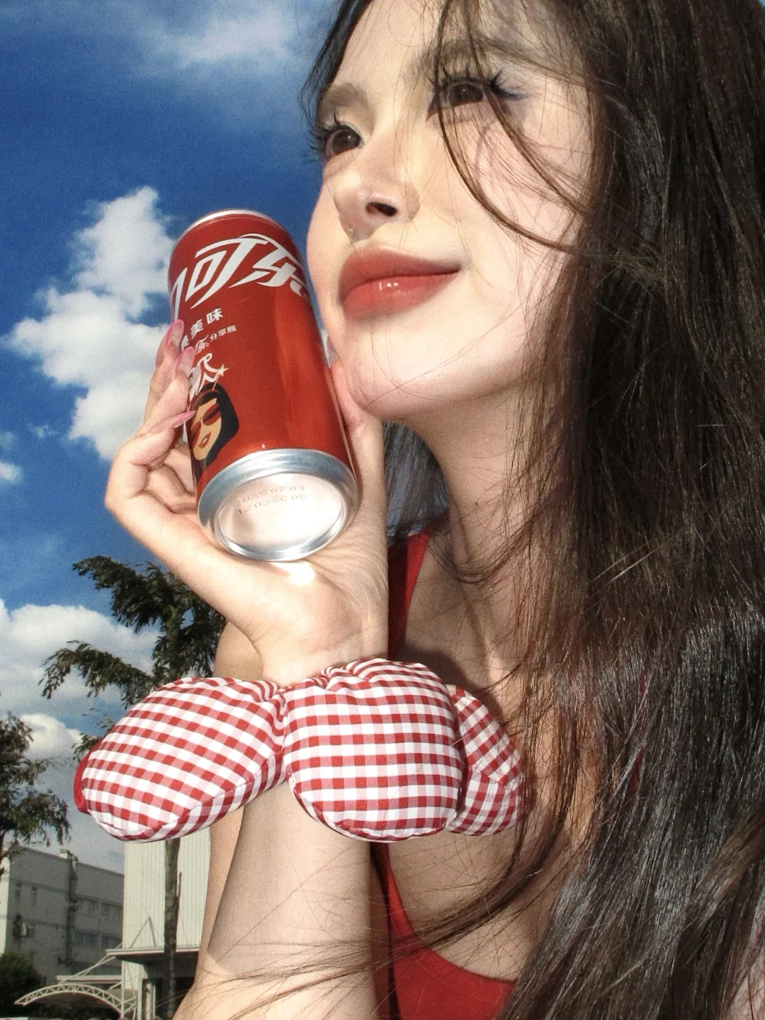 快来学这个博主的生命力拍照姿势!