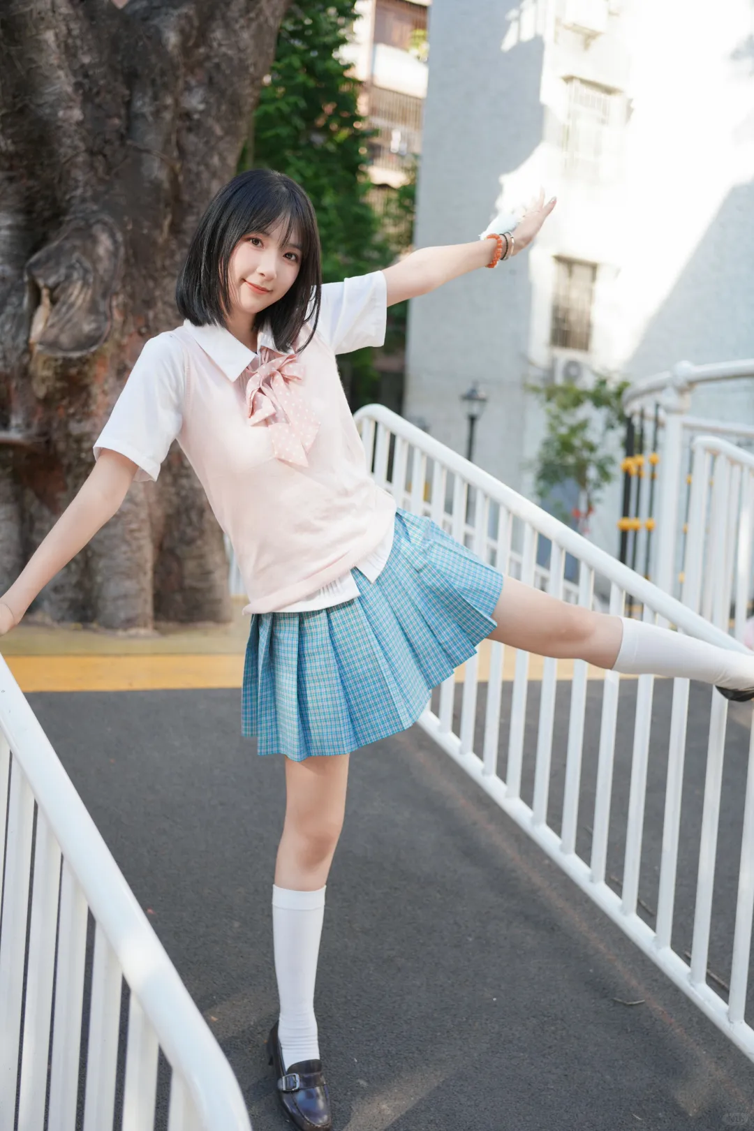 疯疯疯兔子 姿势越奇怪拍照越好看