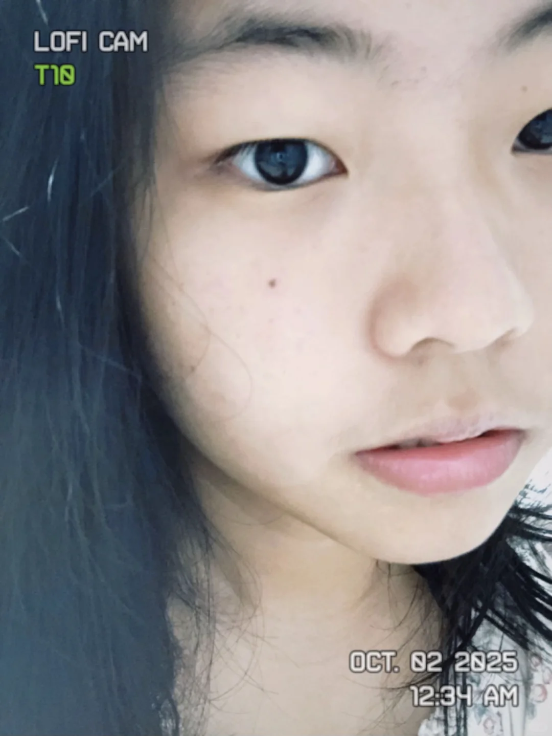 害羞内敛文静小女孩🐣