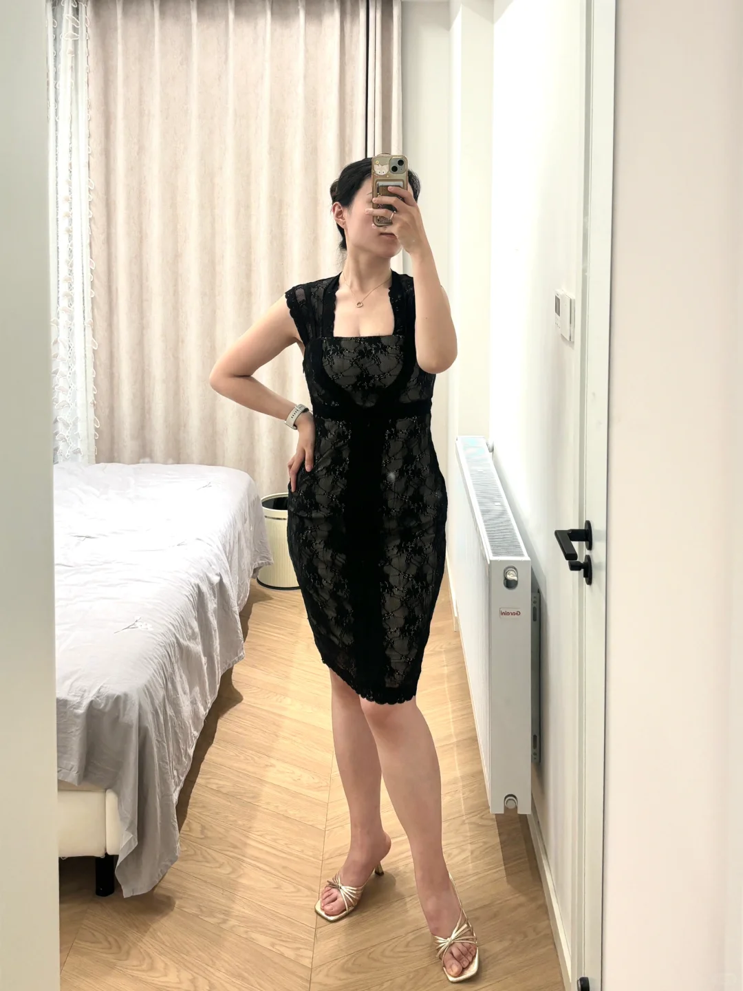 卜斯斯家的黑色蕾丝连衣裙还是买了