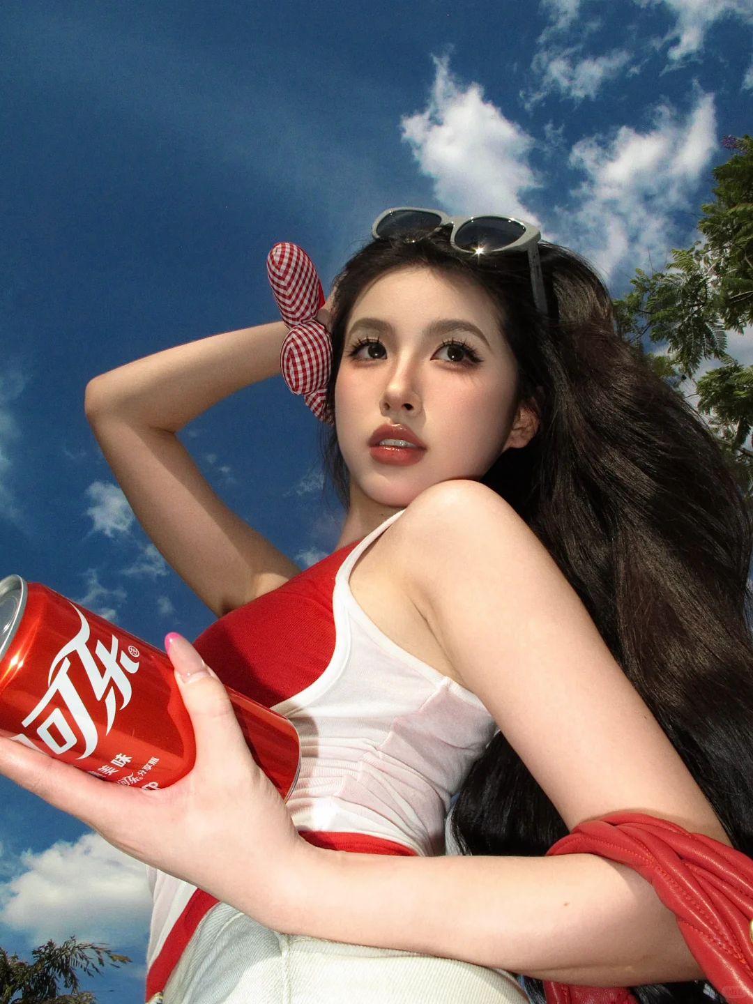 快来学这个博主的生命力拍照姿势!