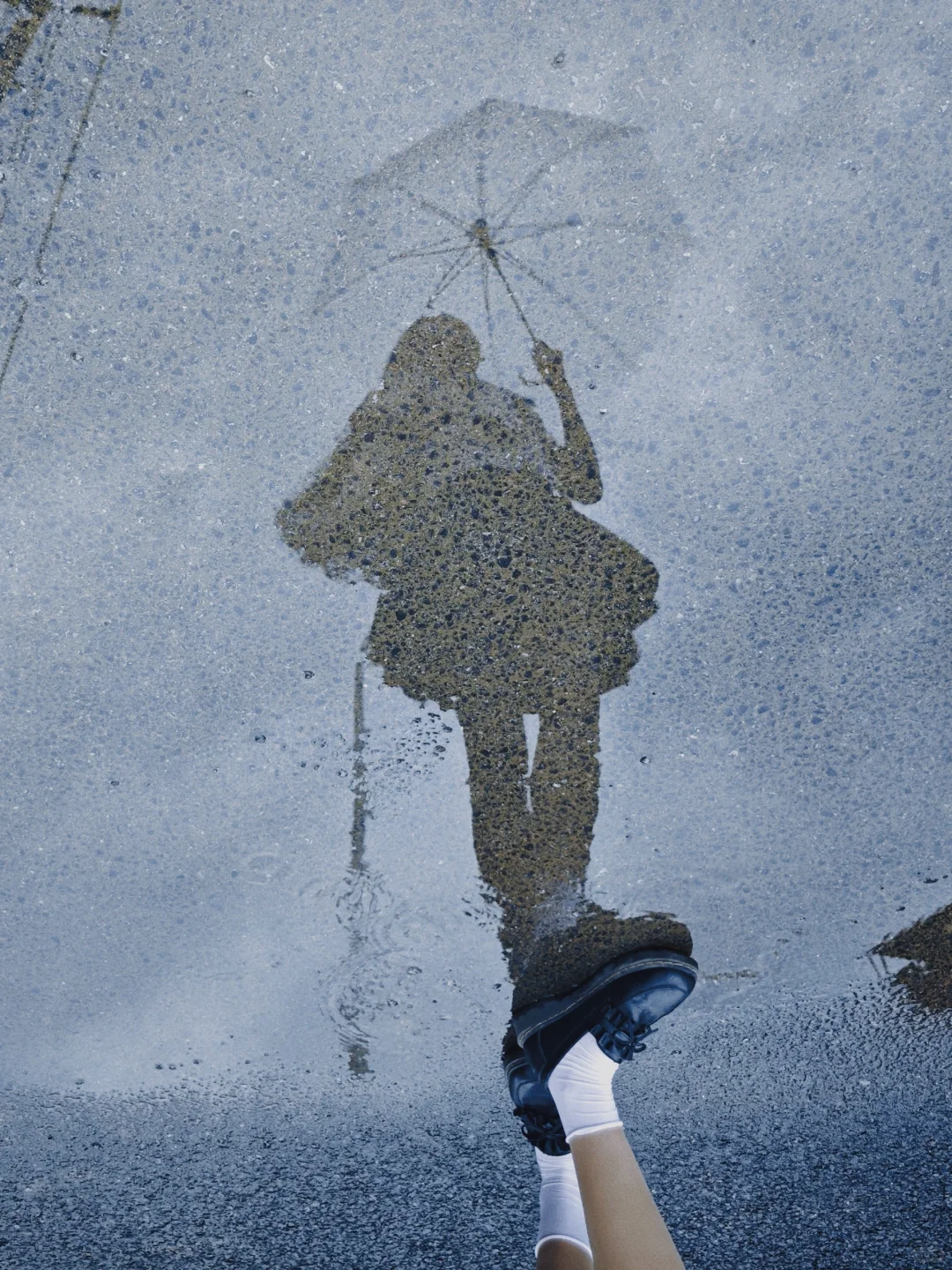 jk雨中倒影这样拍📸