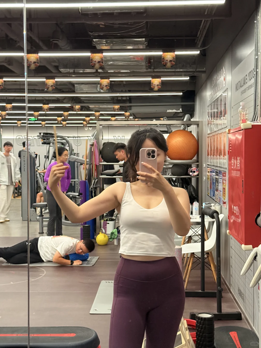 杠铃真的很爽!!练了臀腿和背!!10.14