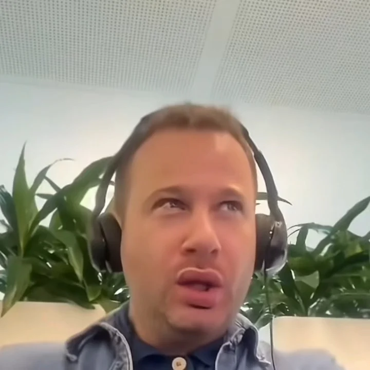 thinkthinkthink🥴表情包3