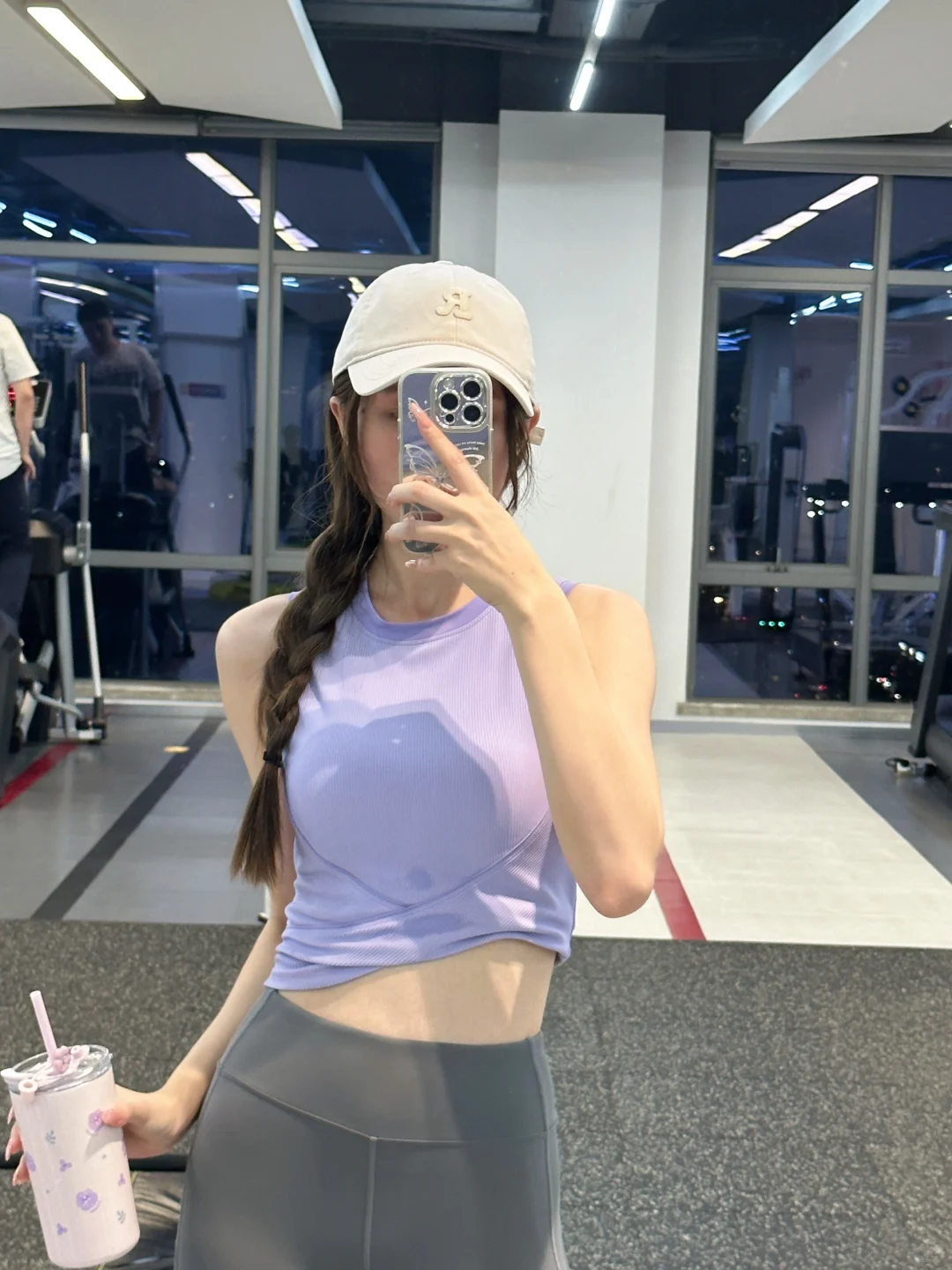 上班拿铁 下班撸铁 生活要趁热打铁