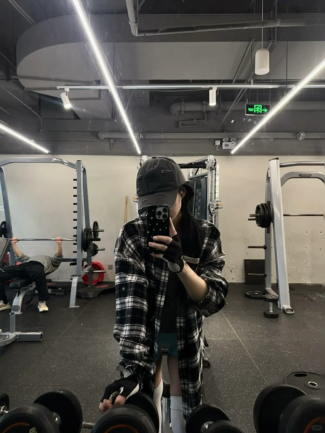 她们很迷人 我不一样 我是只会撸铁的野人