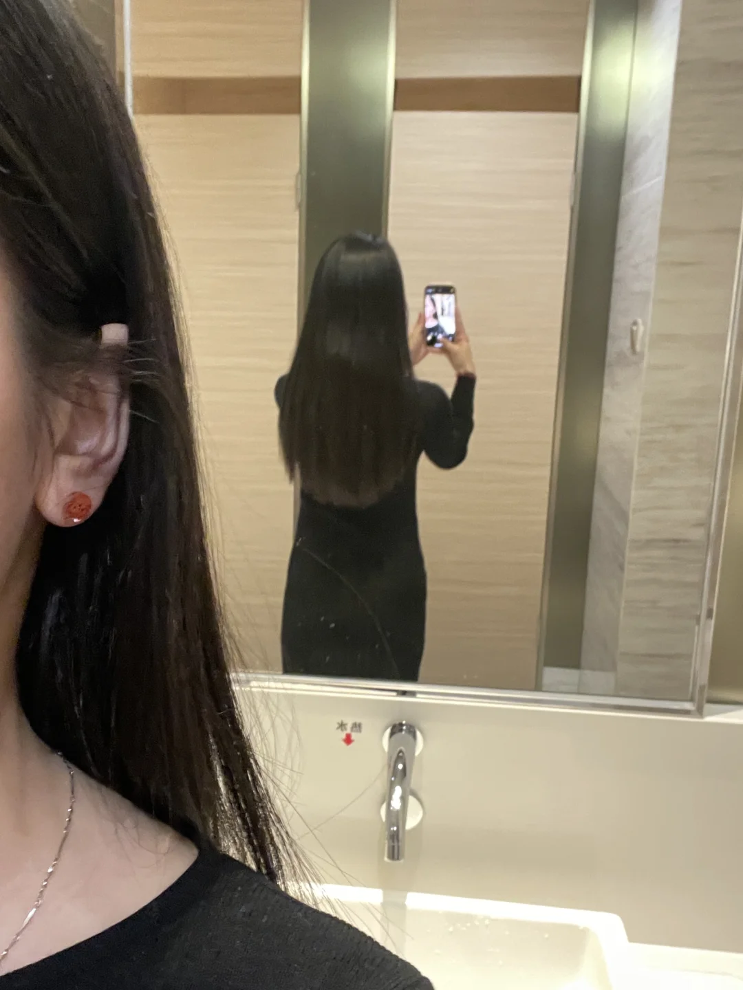拿图1找理发师剪的U型发尾