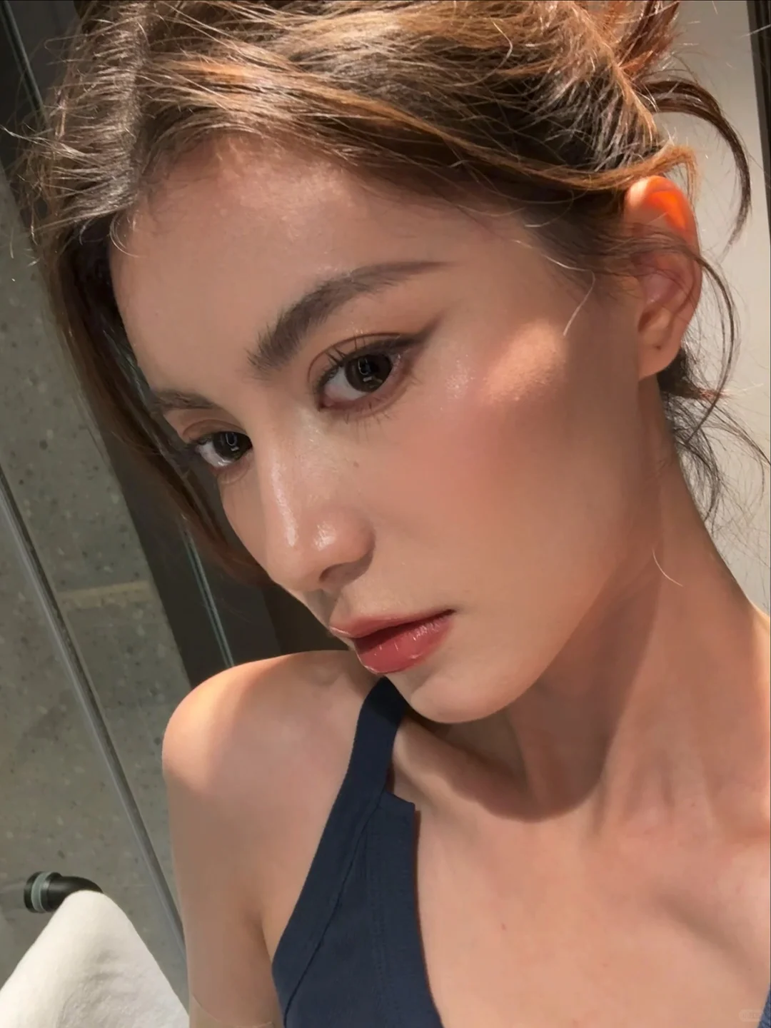 不需要任何氛围感 姐硬美