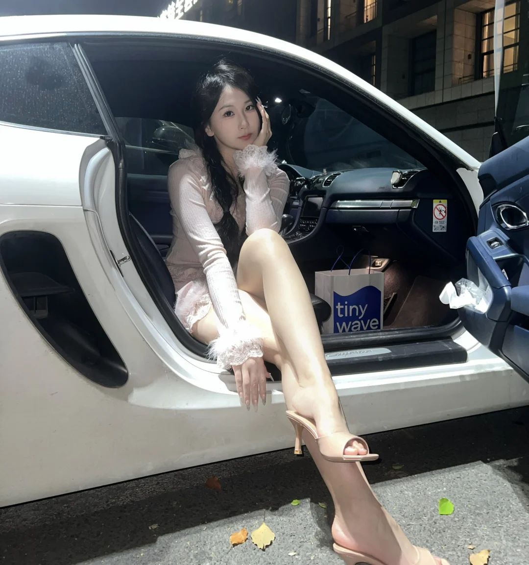 人设：擦边strong女