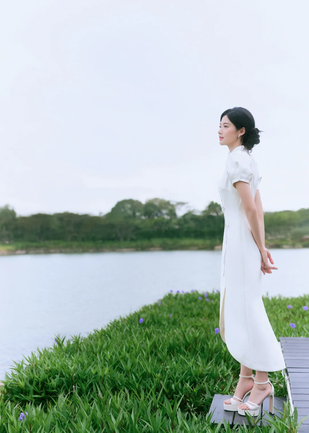卢昱晓五四晚会造型，温婉国风美人登场