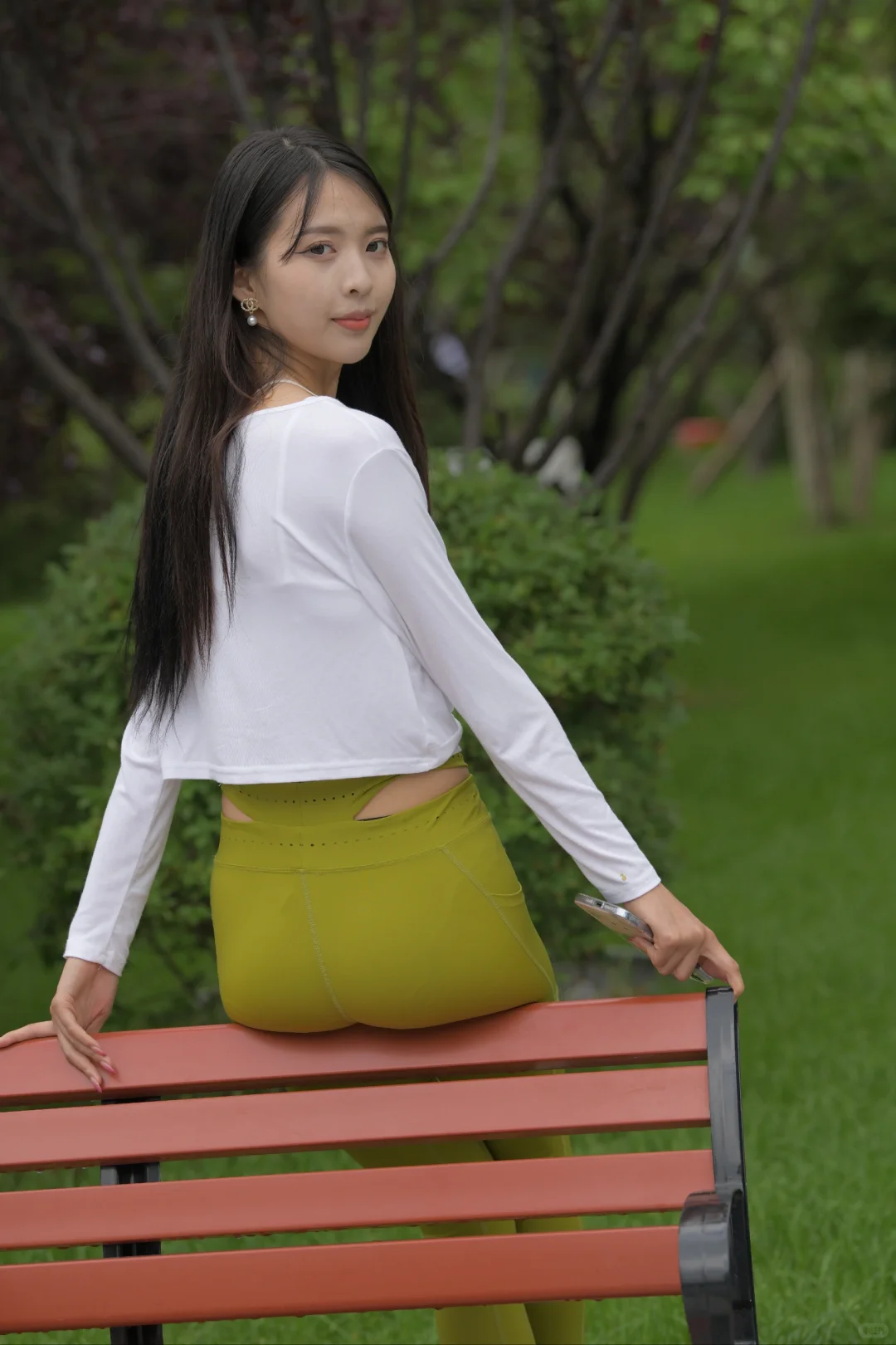 紧身瑜伽裤穿搭
