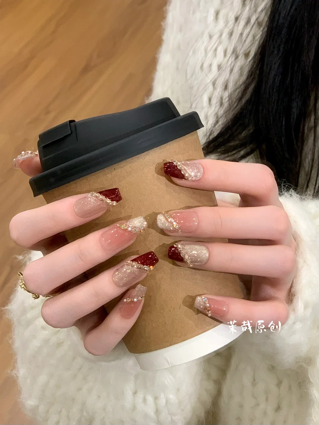 霓虹酒灯🥀娇艳动人猫眼吼吼看💗