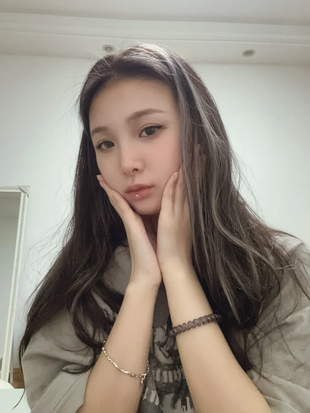 本宫如今面色憔悴，再娇艳又给谁看呢😢