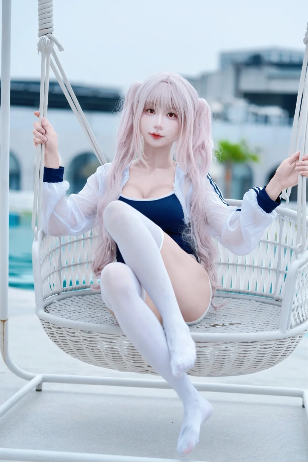 爱丽丝夏日泳装