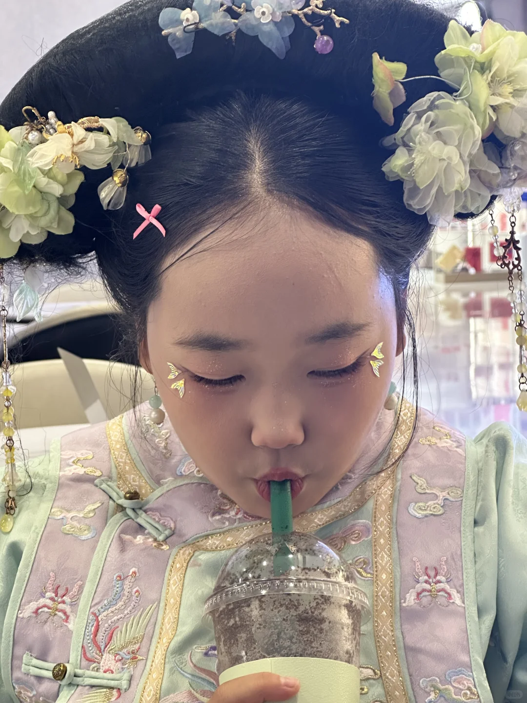 右滑看小学生变妆