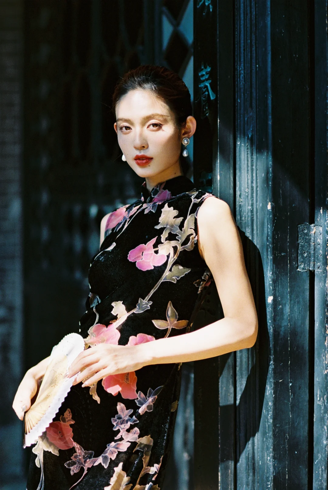 嘘,别让这缕烟🚬泄露了我的心事