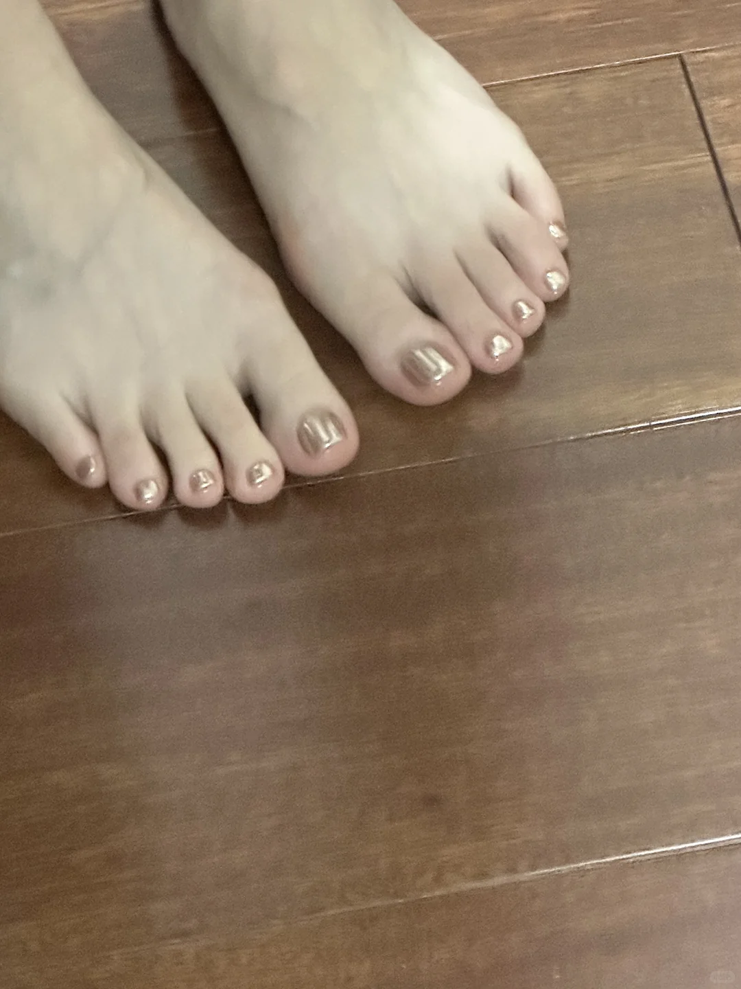 香槟金美甲 是个脚就好看#