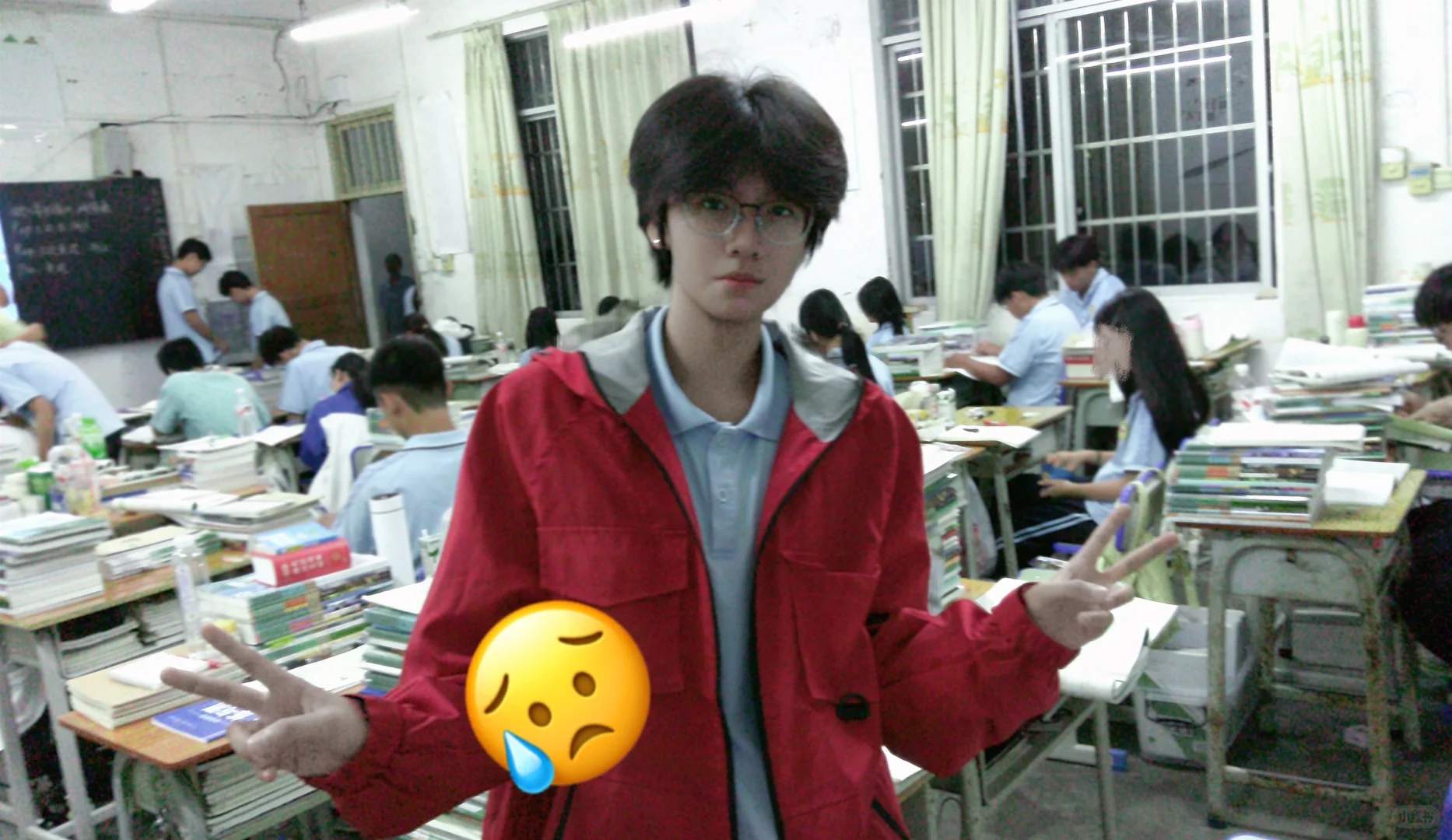 怪我这张不出众的脸留不住你暧昧的眼