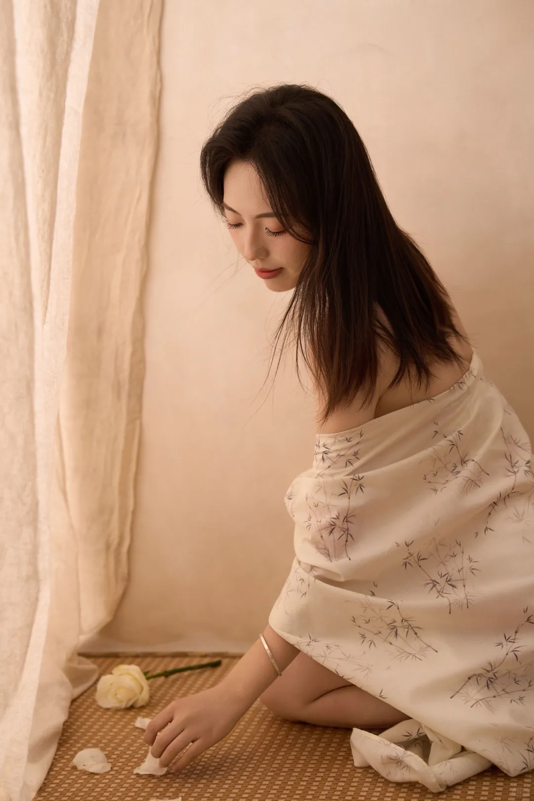 这张真的太温柔了，花与人🌷