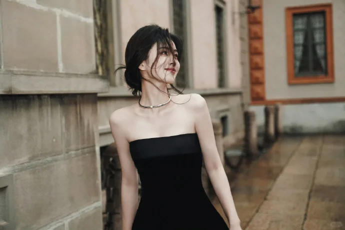 白鹿| in Emporio Armani 📷🍂