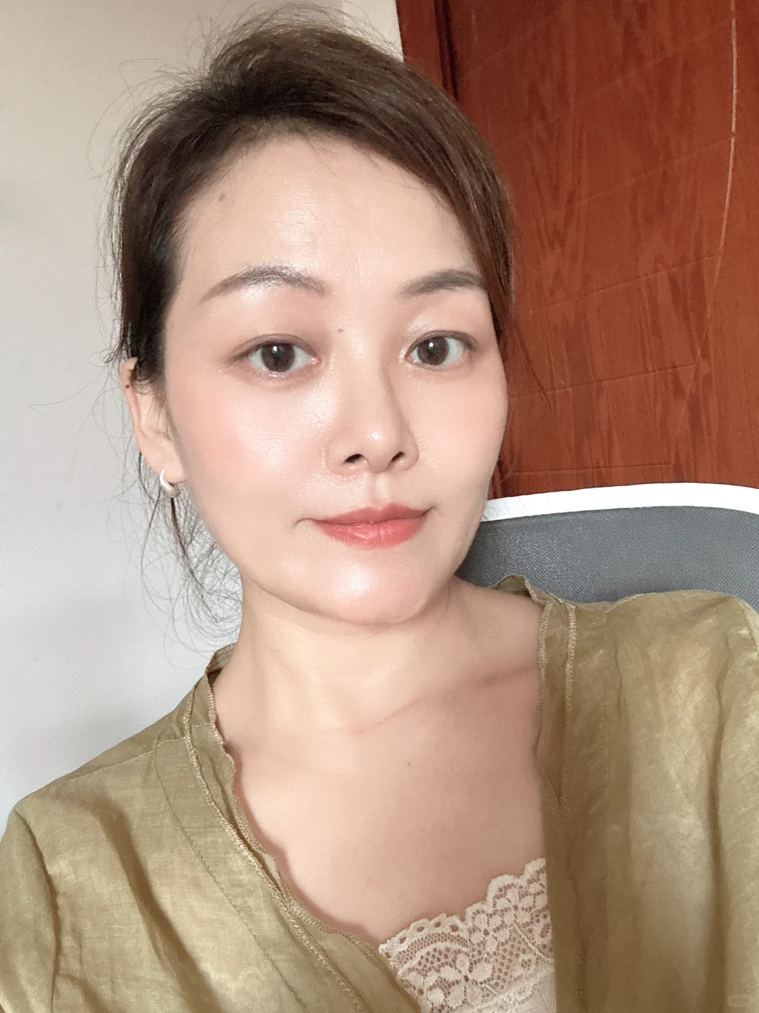 83年 42岁老阿姨，颜值一般