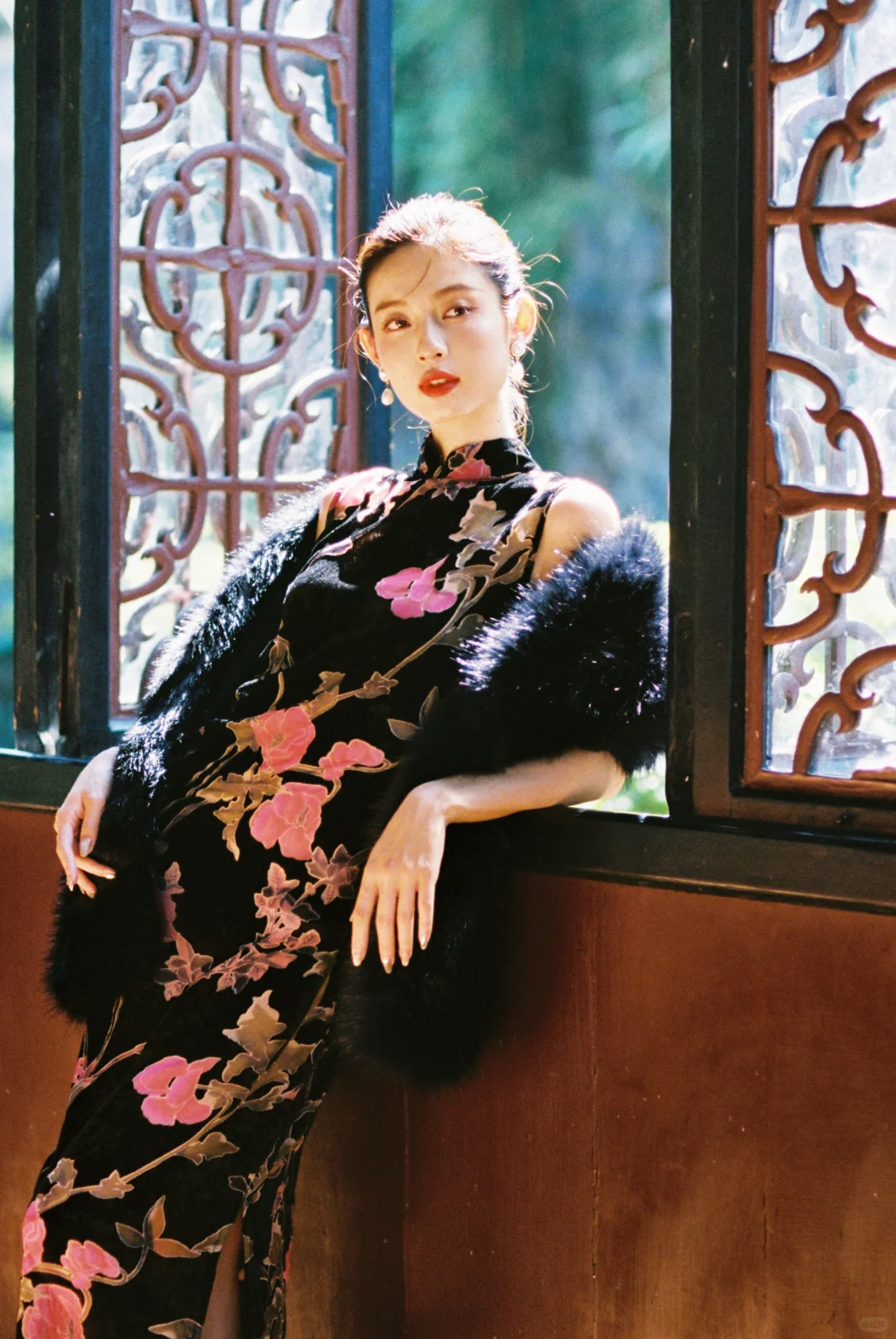 嘘,别让这缕烟🚬泄露了我的心事