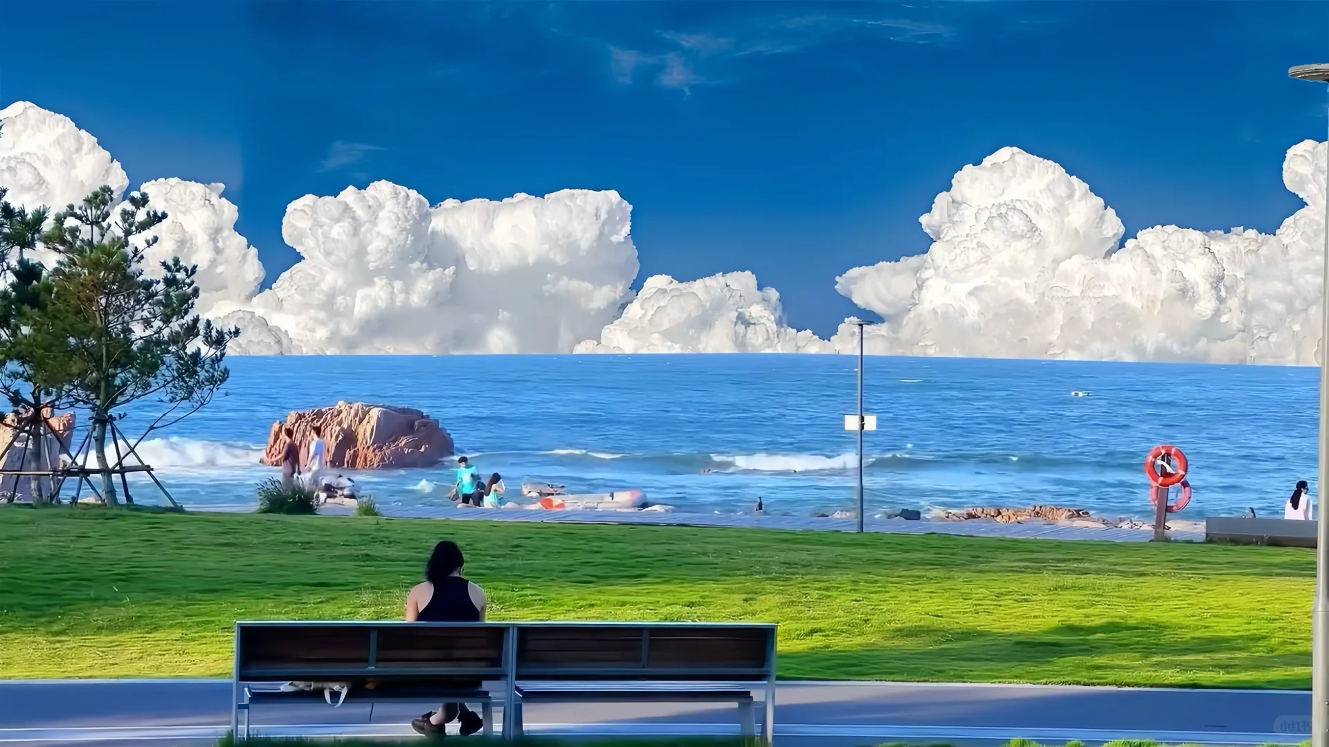 朋友圈背景｜大海和云一切自由想象🌊