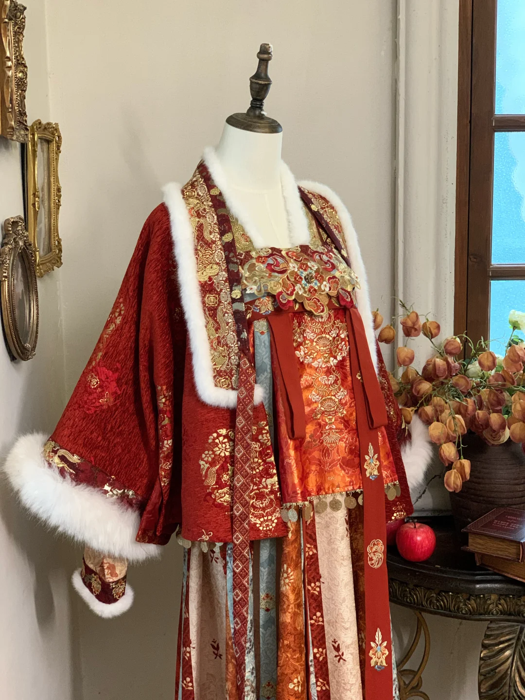 小余开始争夺你的第一套新年年服选择权！