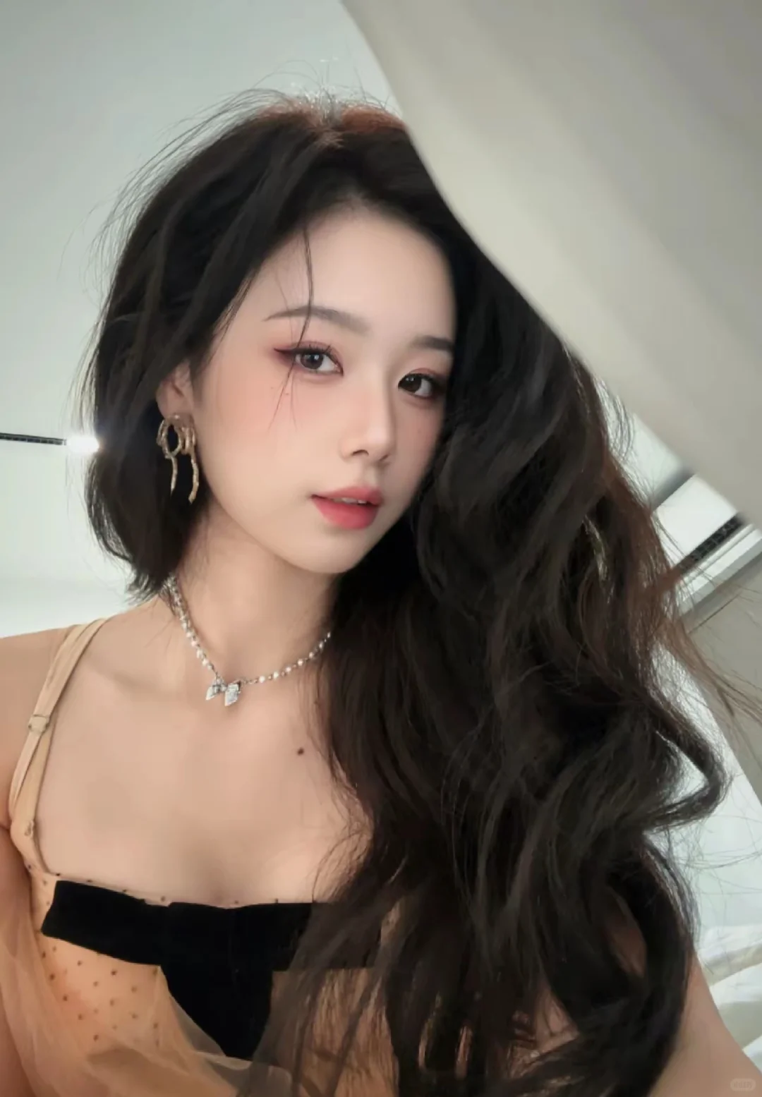 女生美图分享｜报告！发现一个甜妹