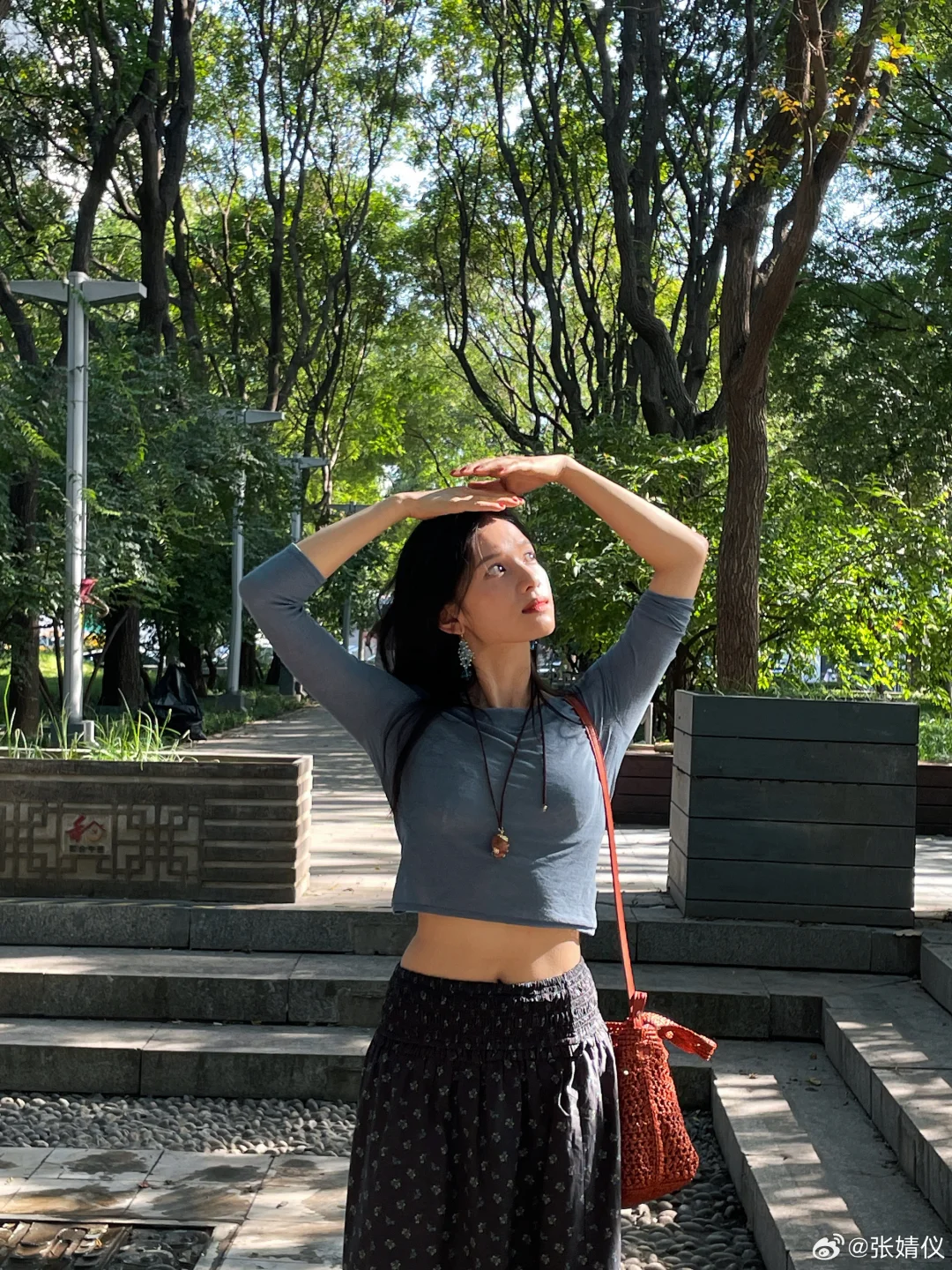 仿佛回到了那个内娱还有黄种人的时候……