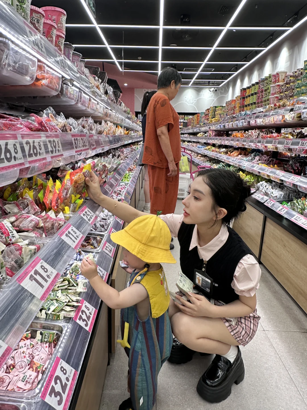 34岁辣妈｜不上班带13岁女儿和1岁儿子的一天