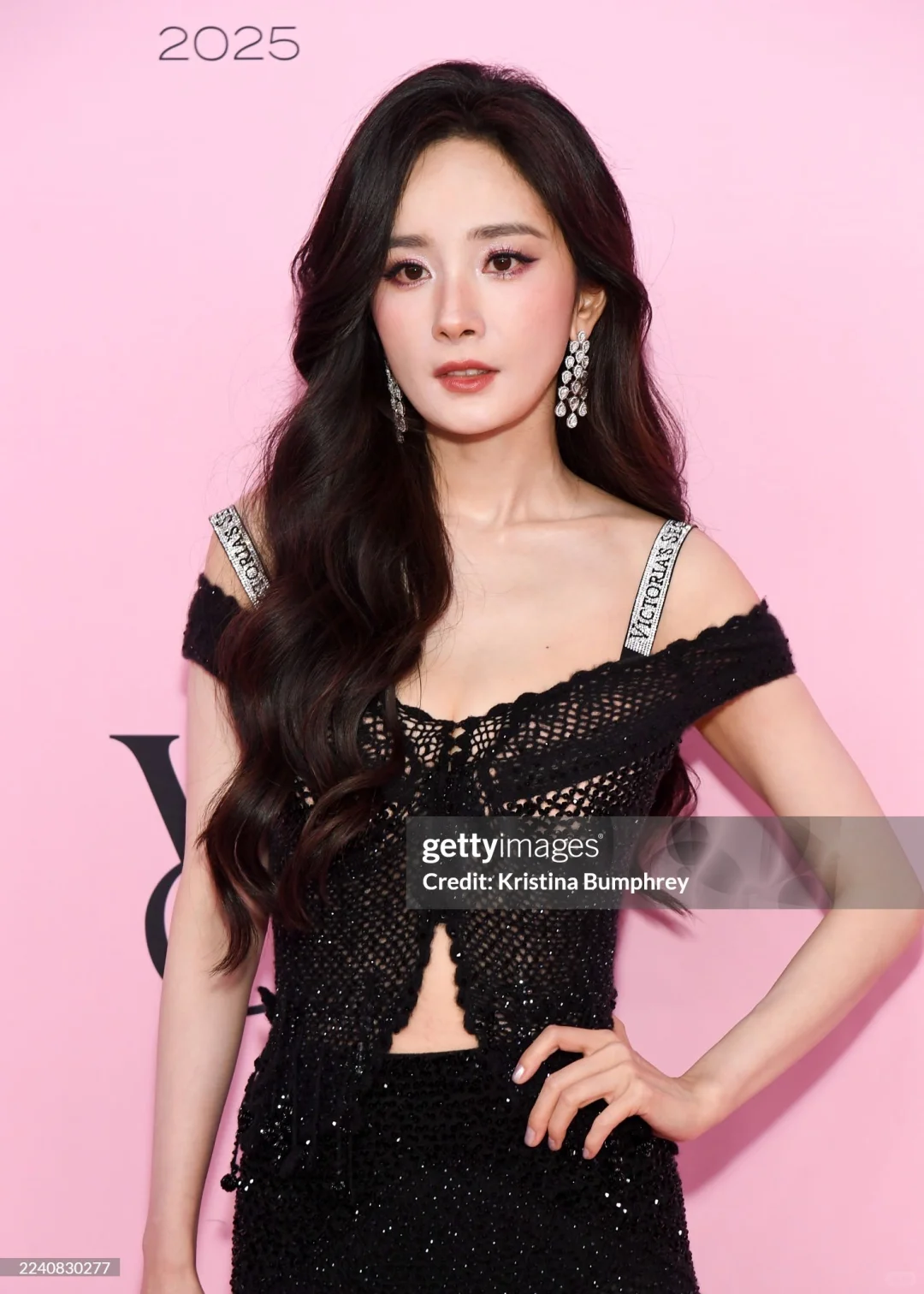 杨幂维密大秀粉毯G社生图!!!女王登场~