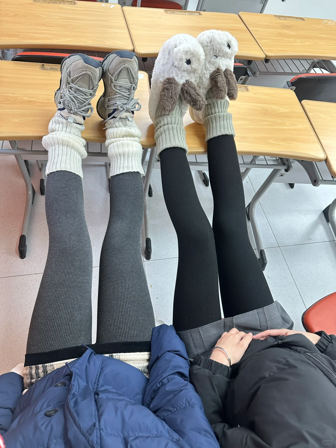 我和室友们被这条打底裤折服..😍
