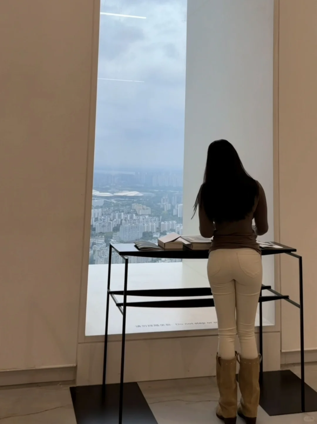 live图|肌肉女看展的一天