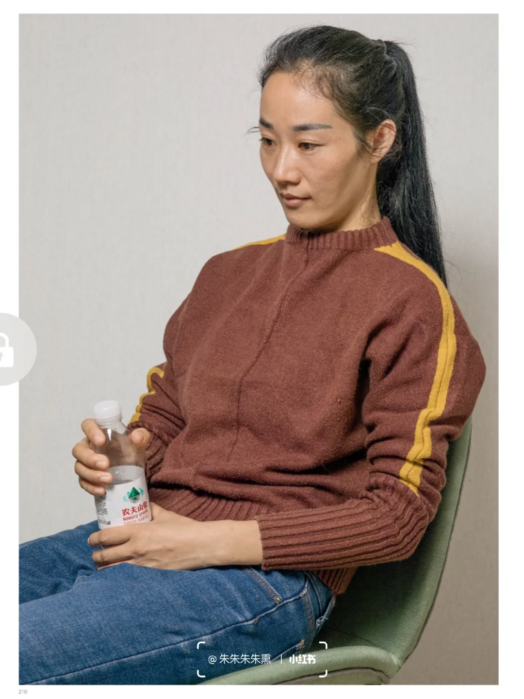 校考半身像女青年-高清大图✅✅