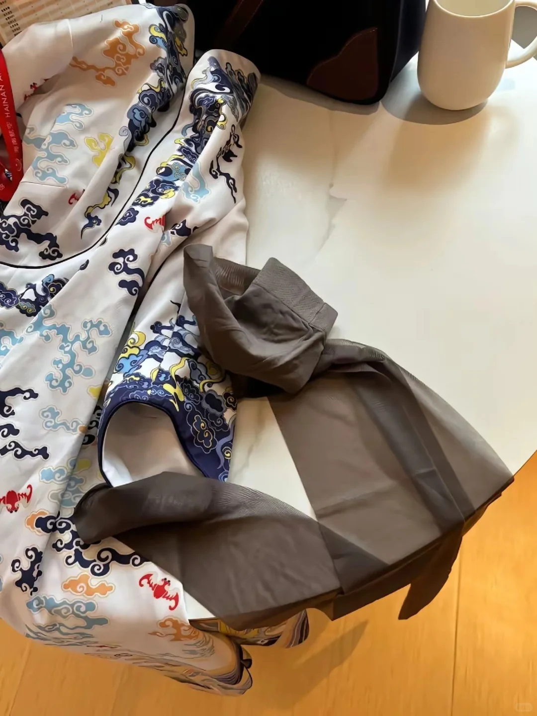 空姐制服清洗丝袜更换频率大揭秘！🛍️