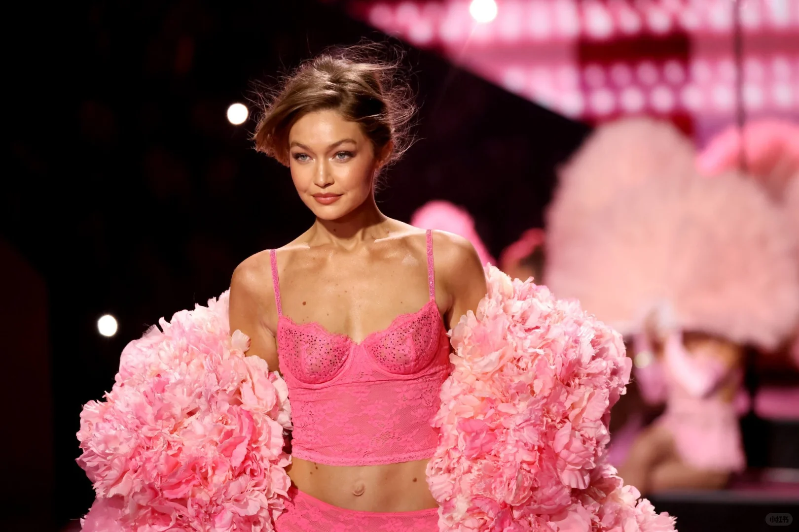 2025维密大秀 | Gigi的2套装扮