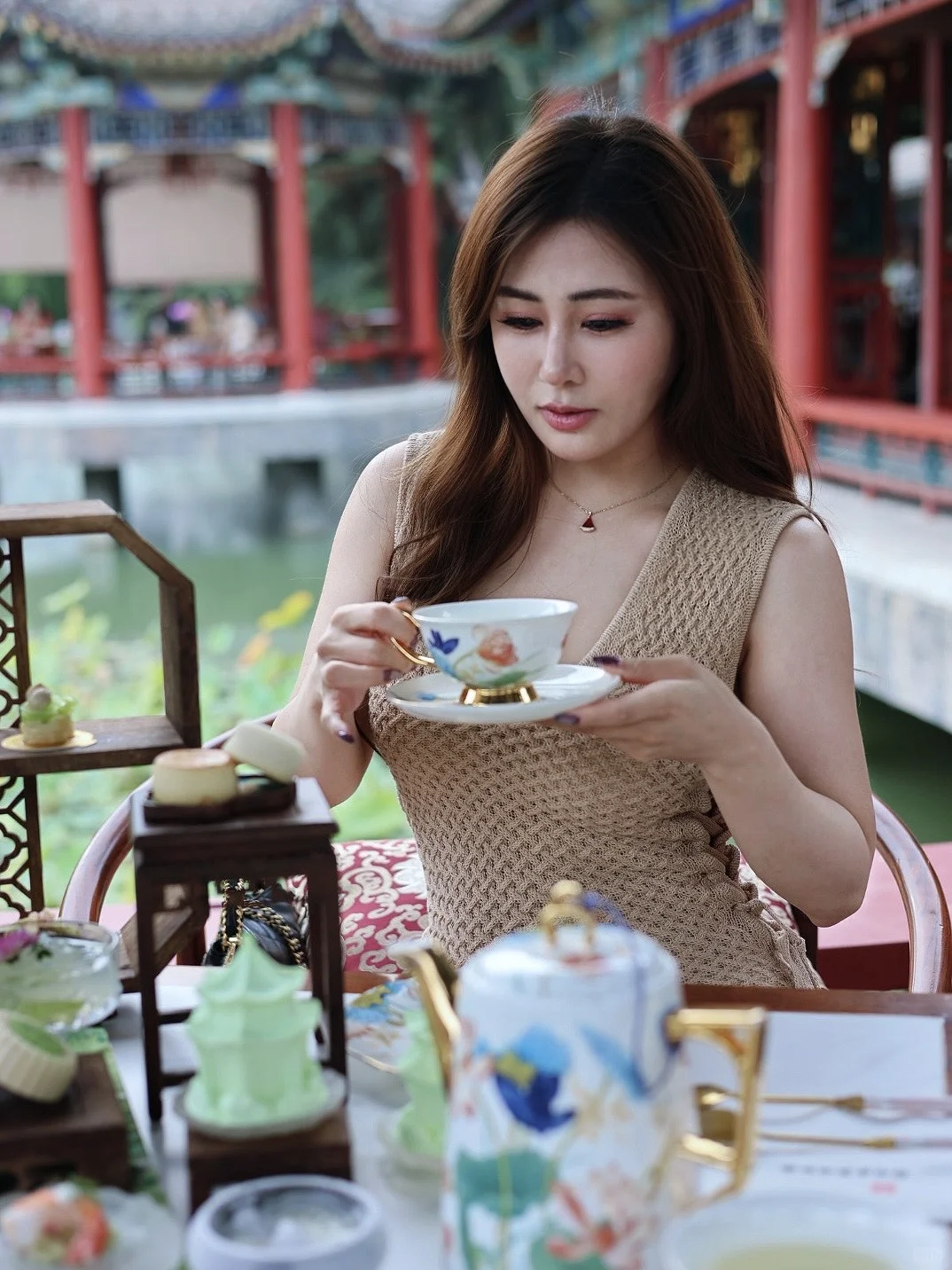 我是不会放弃成为一个明艳大美女的✌️