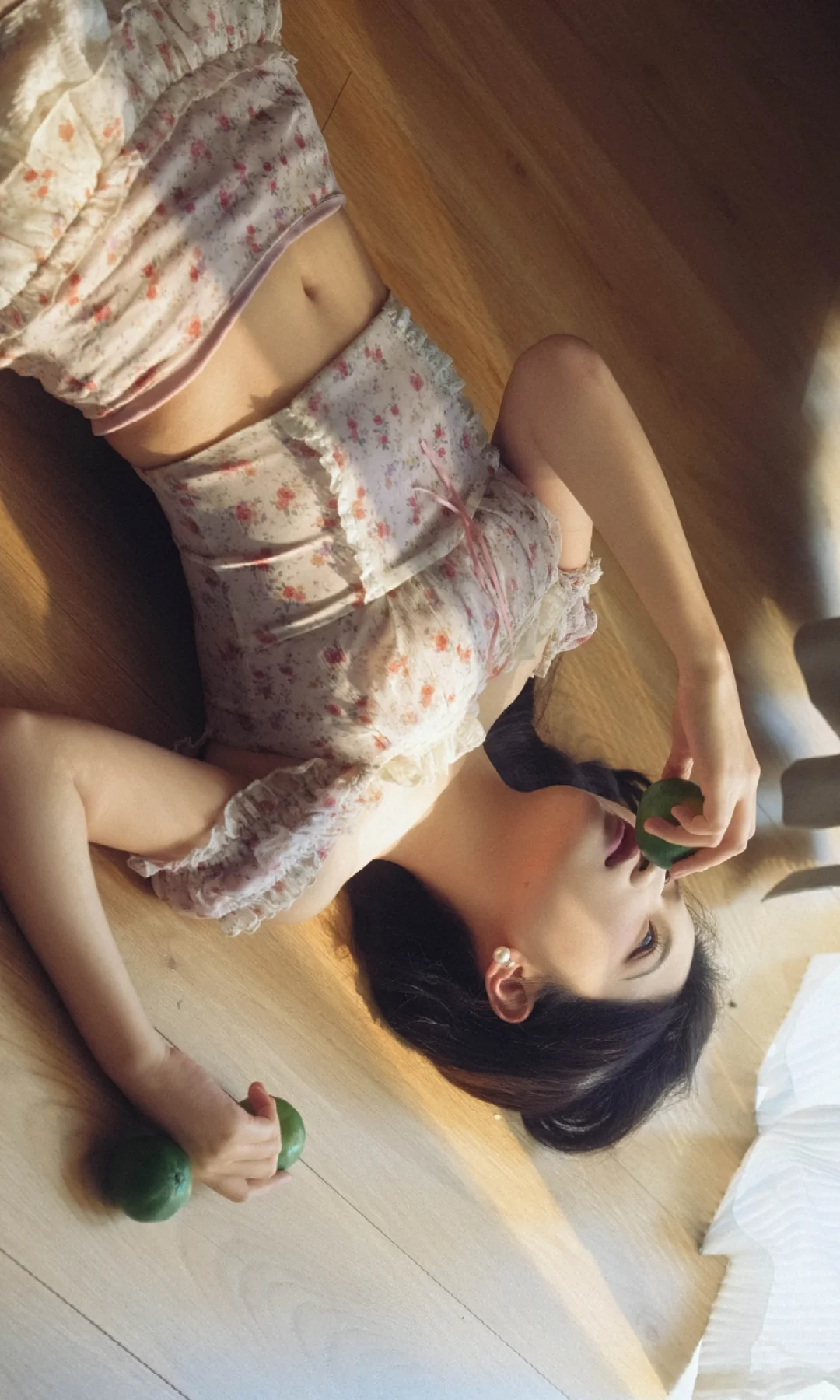 一眼就沦陷的氛围感居家少女写真