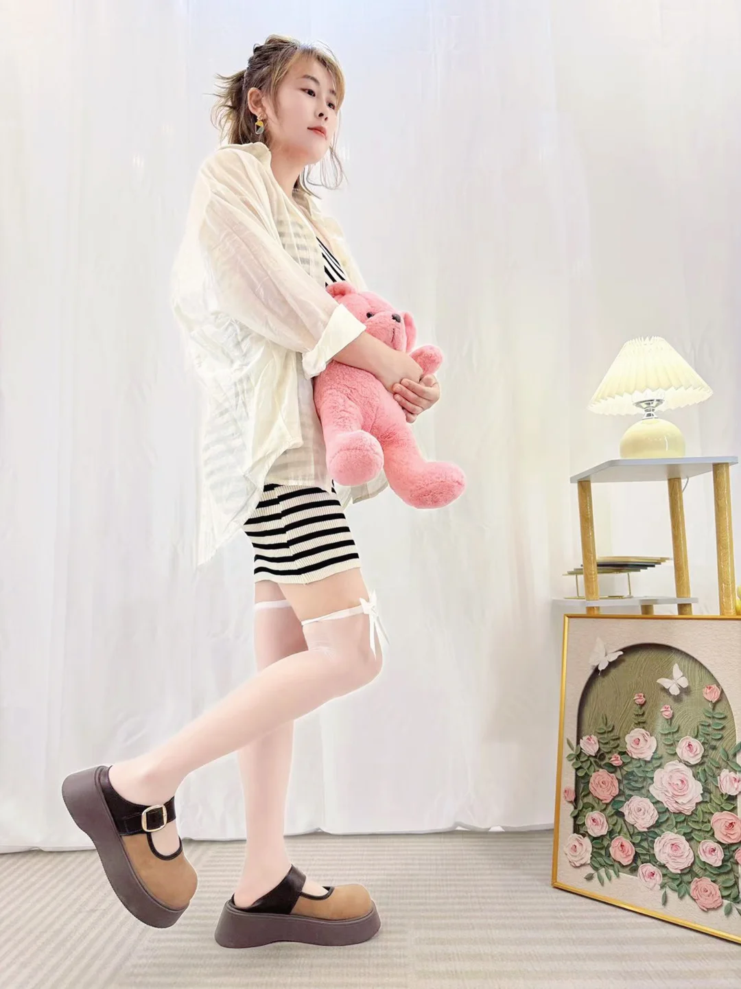 白丝真的很好搭配～