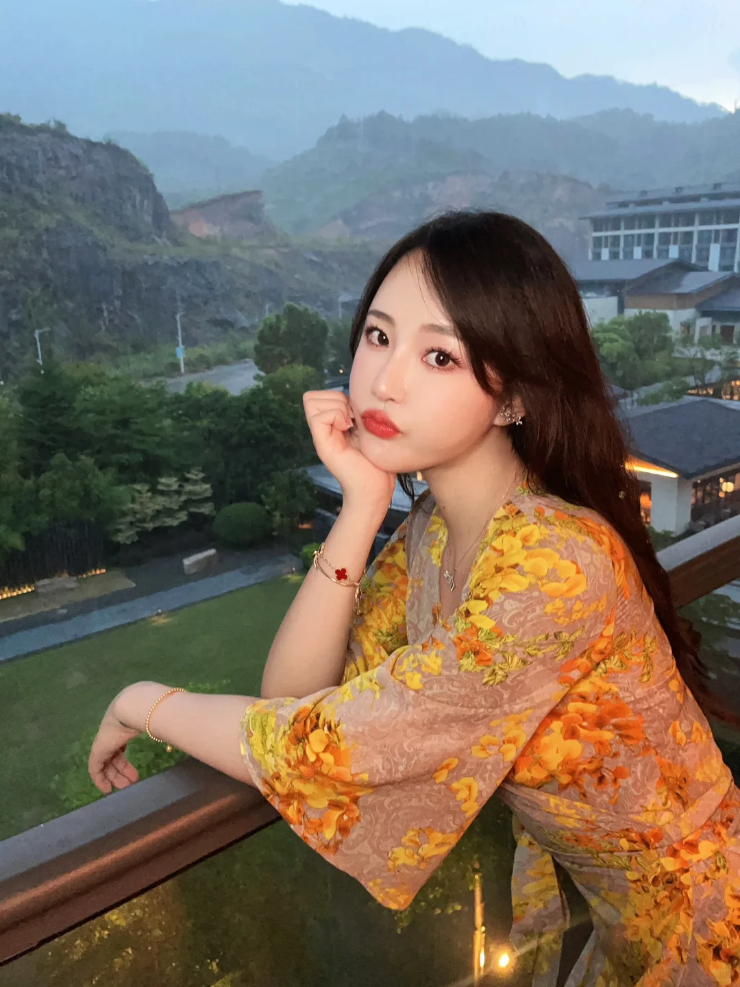 🌼明艳大美女还得是卜斯斯黄色战袍！牛的！