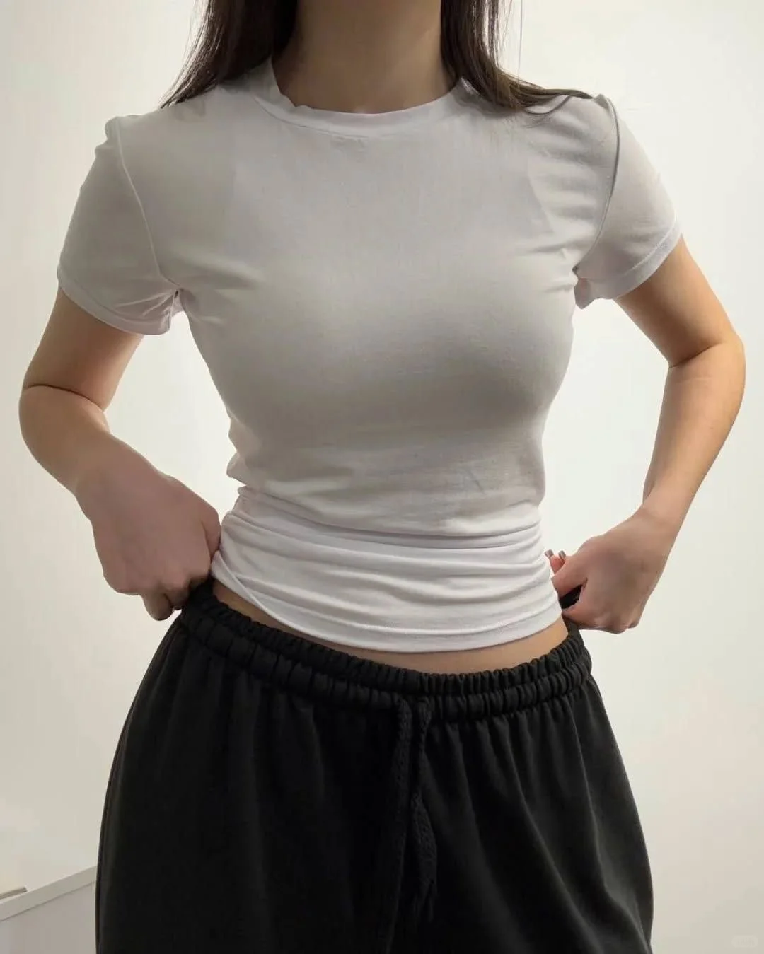 穿搭|🔥 显胸遮腿!这身懒人运动装也太辣了